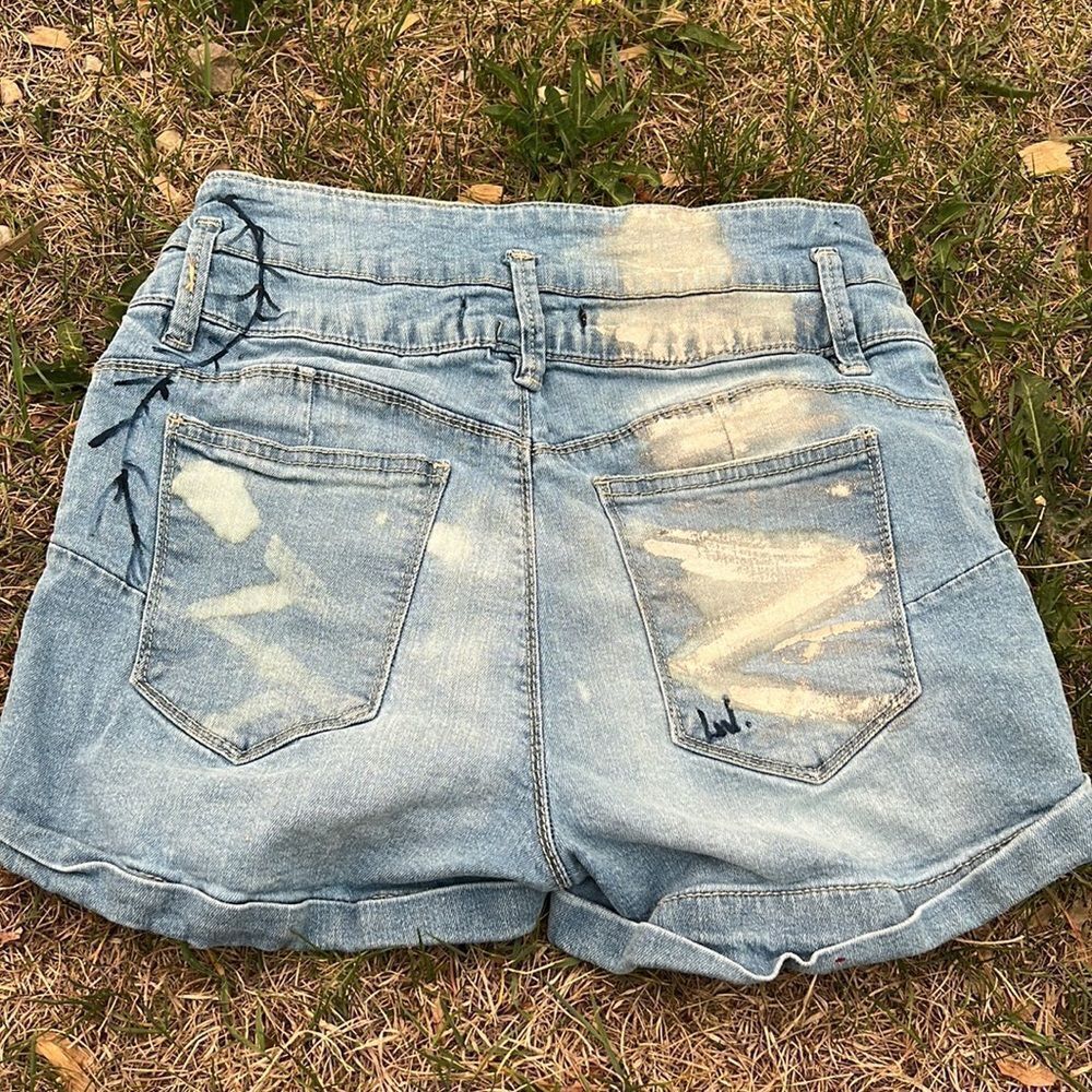 Size 27 Upcycled Custom Bluenotes Upcycled Cherry Blossom Denim Jean Shorts - Picture 3 of 4